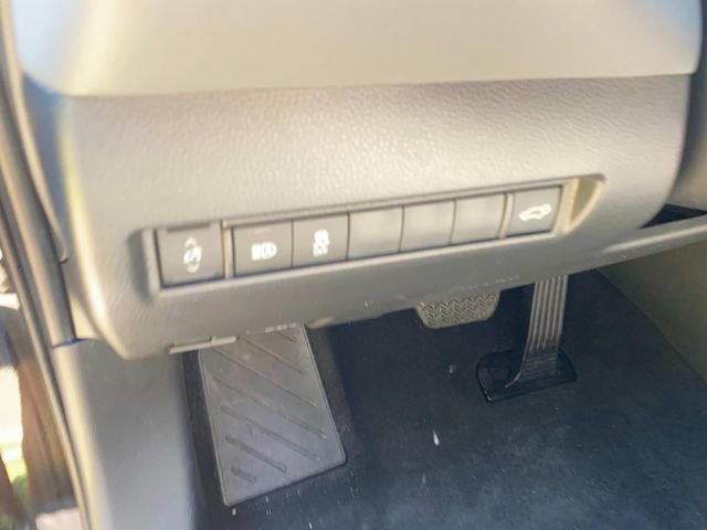 Used 2024 Toyota Venza XLE AWD/4WD image 15
