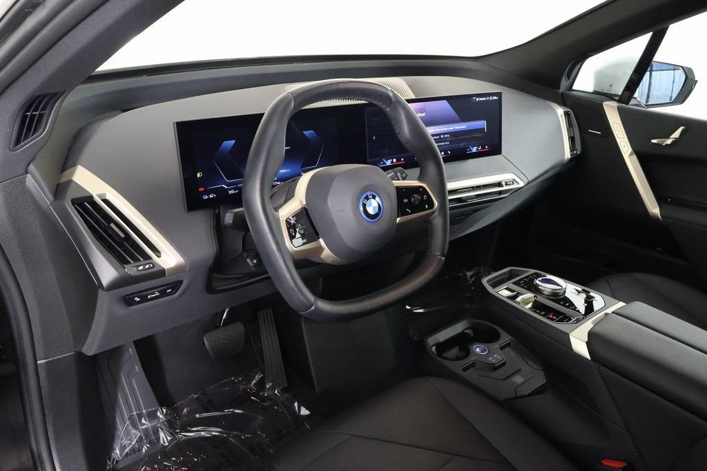 Certified 2025 BMW iX xDrive50 AWD/4WD image 7