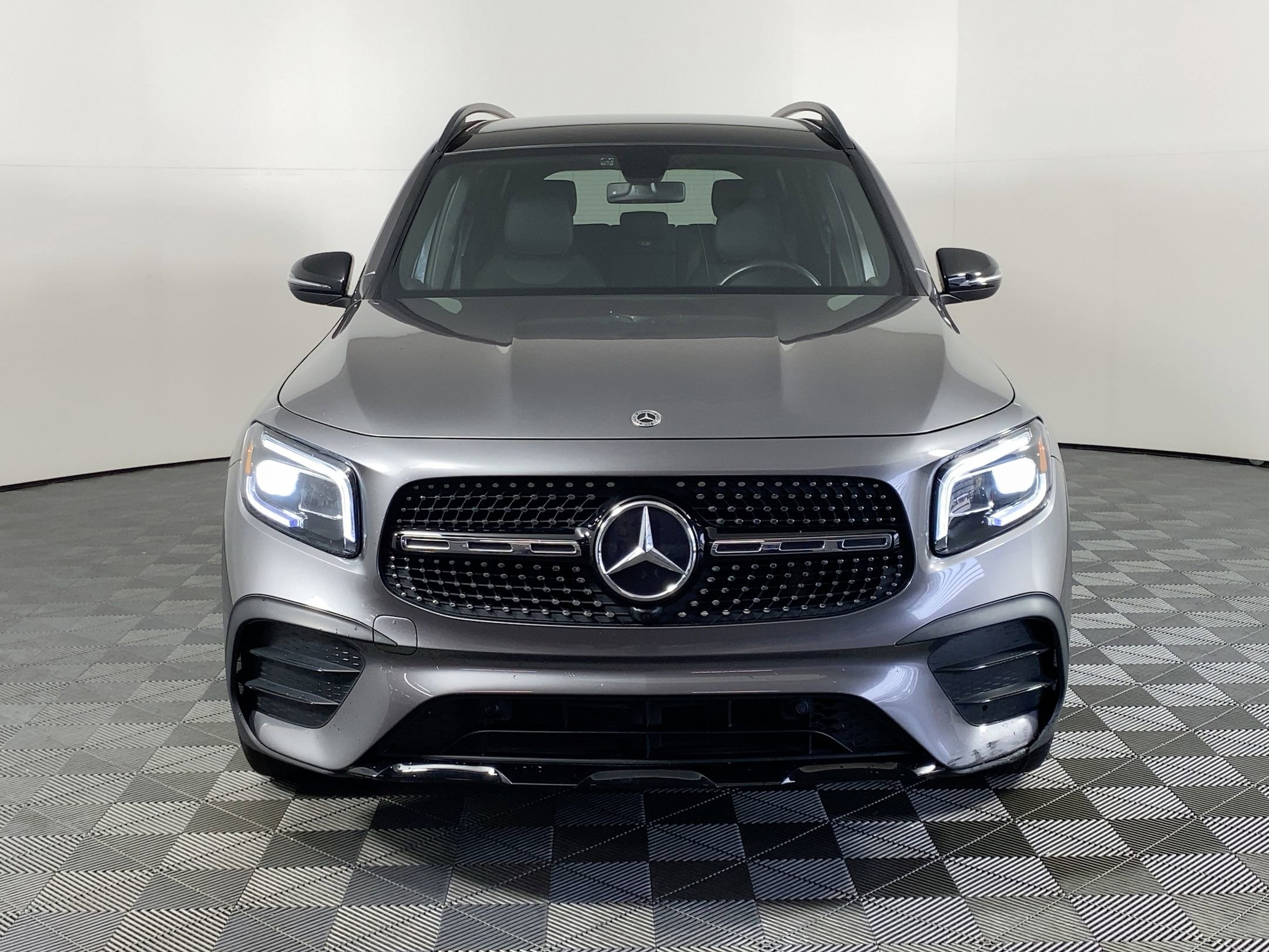 Used 2022 Mercedes-Benz GLB 250 4MATIC image 4
