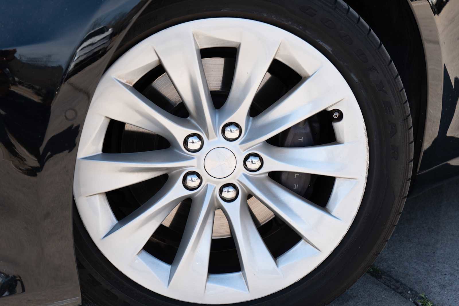 Used 2017 Tesla Model S 75 image 2