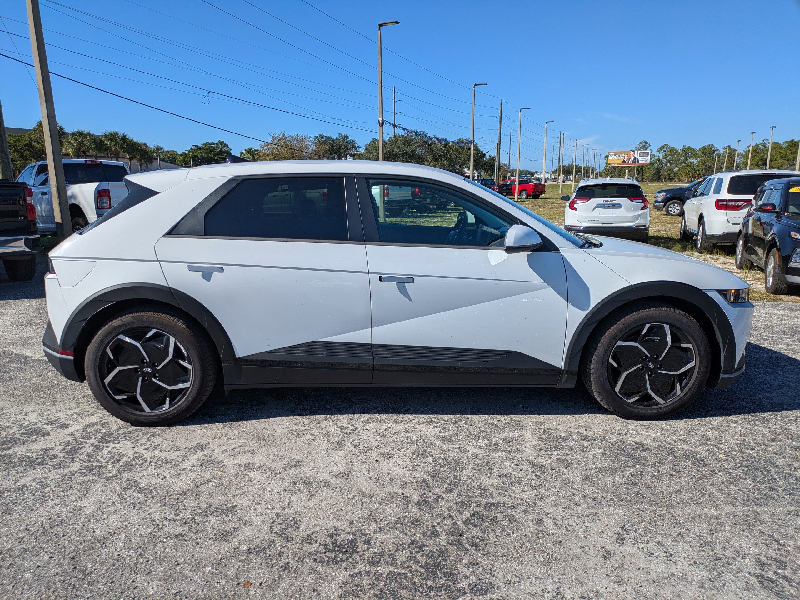 Used 2022 Hyundai Ioniq 5 SE image 3