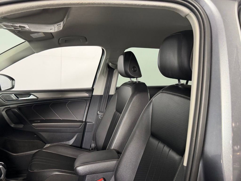 Used 2022 Volkswagen Tiguan SE image 24