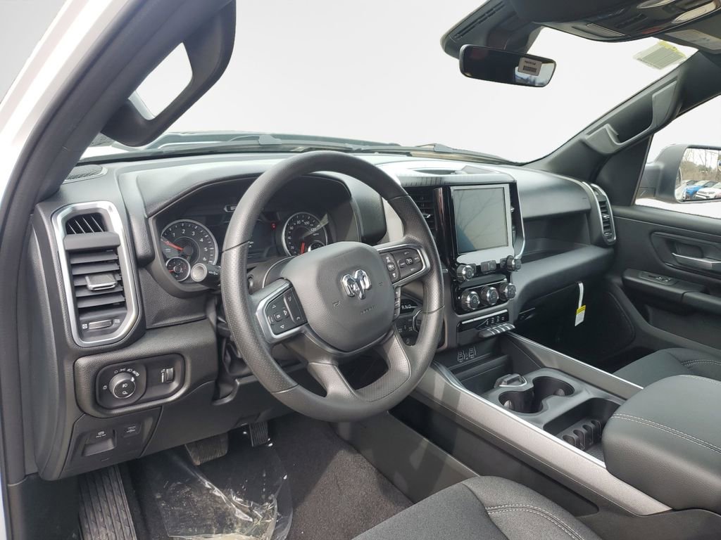 New 2026 RAM 1500 Express AWD/4WD image 16