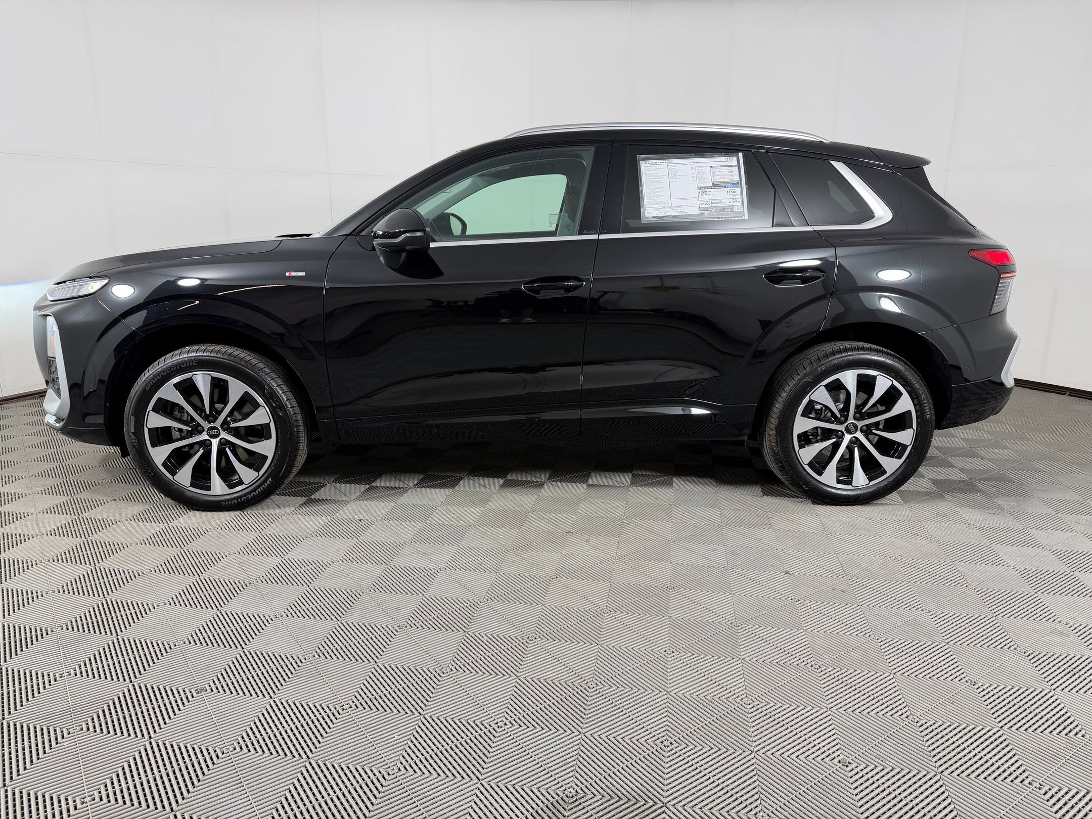 New 2026 Audi Q3 quattro 2.0T image 2