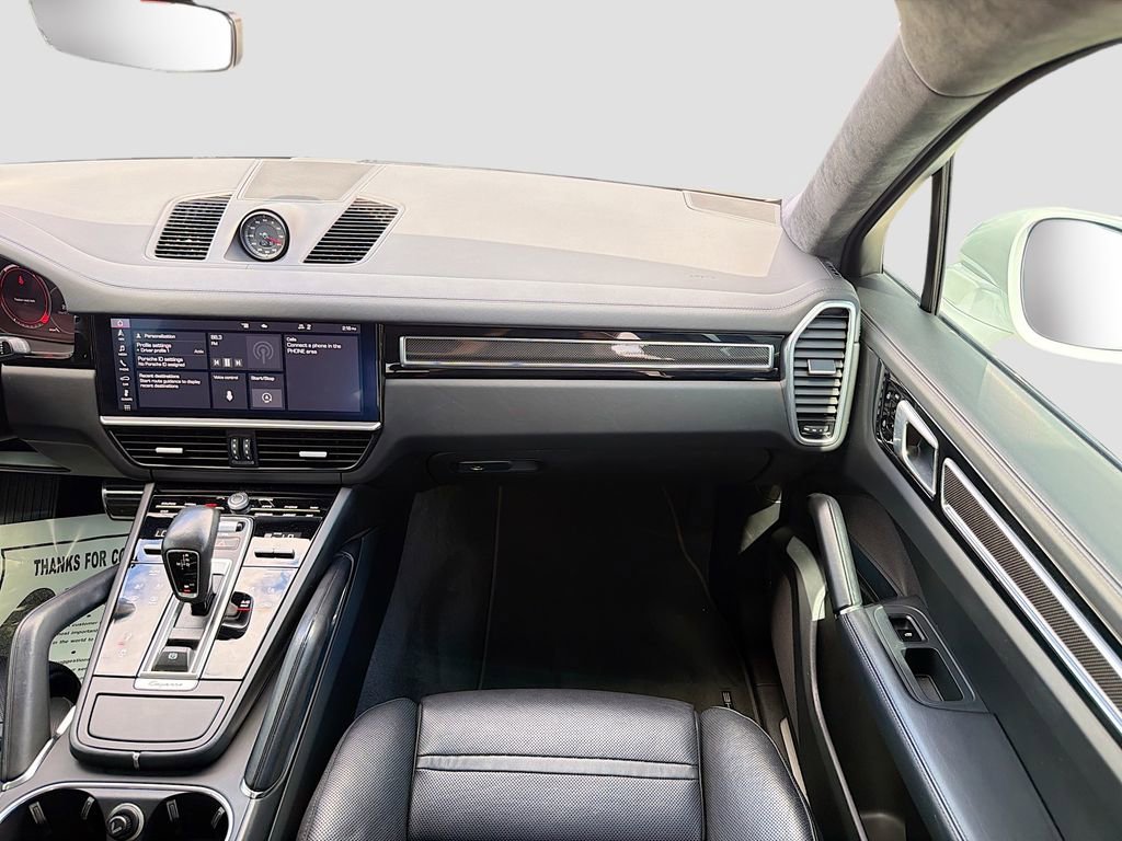Used 2020 Porsche Cayenne Turbo image 22