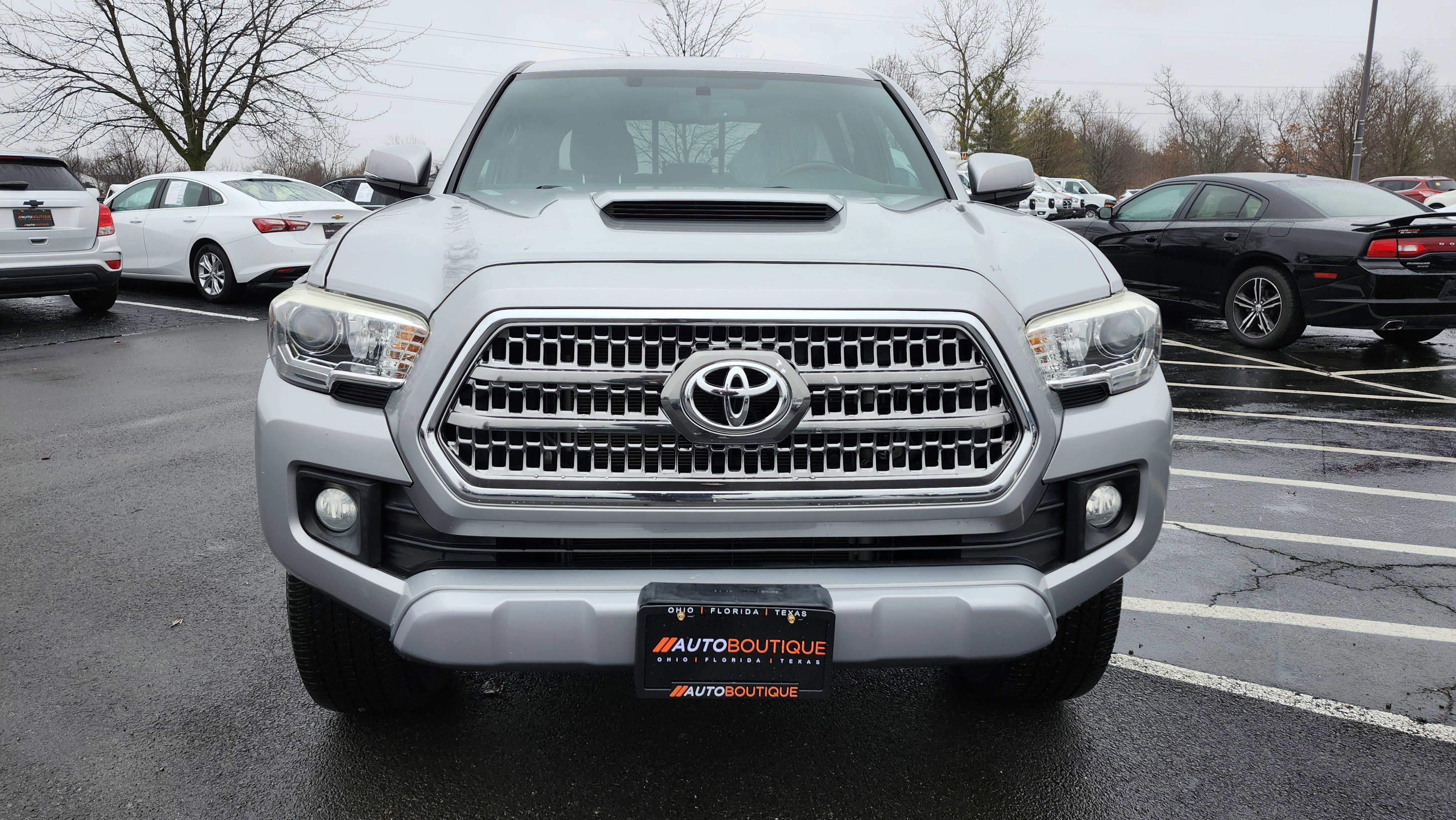 Used 2016 Toyota Tacoma TRD Sport image 11