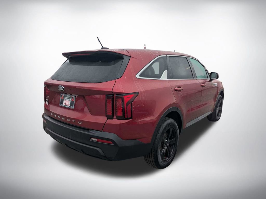Used 2021 Kia Sorento LX image 3