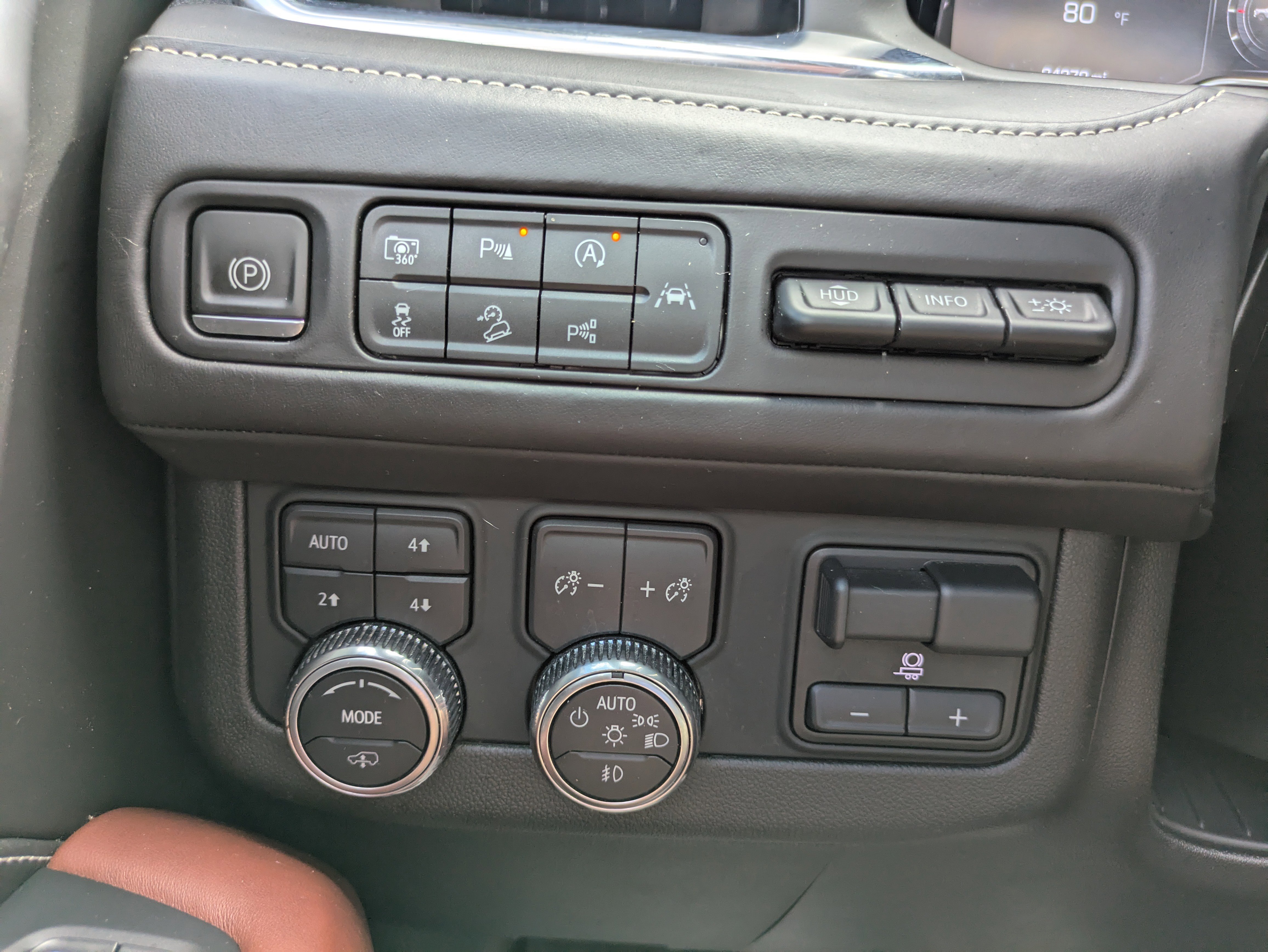 Used 2023 GMC Yukon XL Denali Ultimate w/ LPO, Floor Liner Package image 25