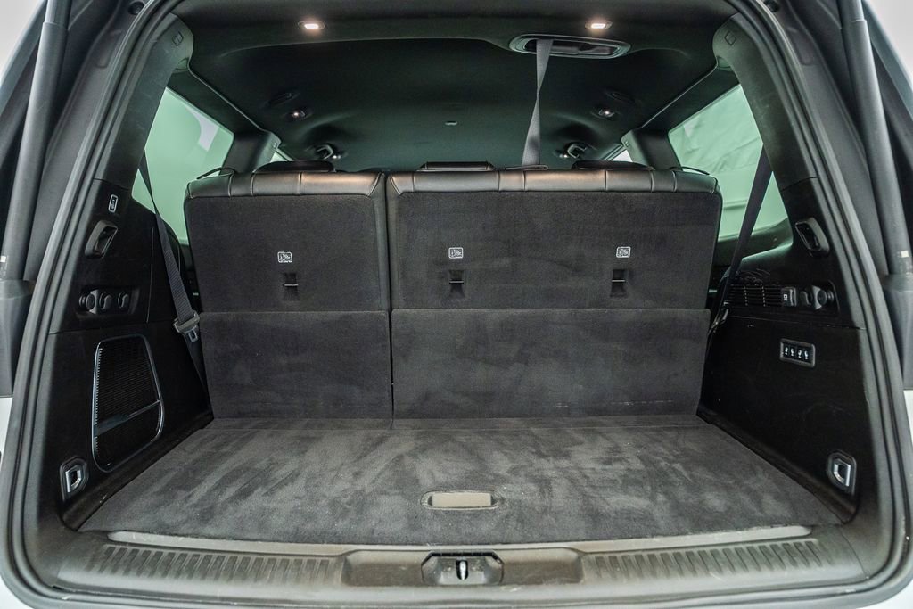 Used 2024 Jeep Wagoneer Series III AWD/4WD image 11