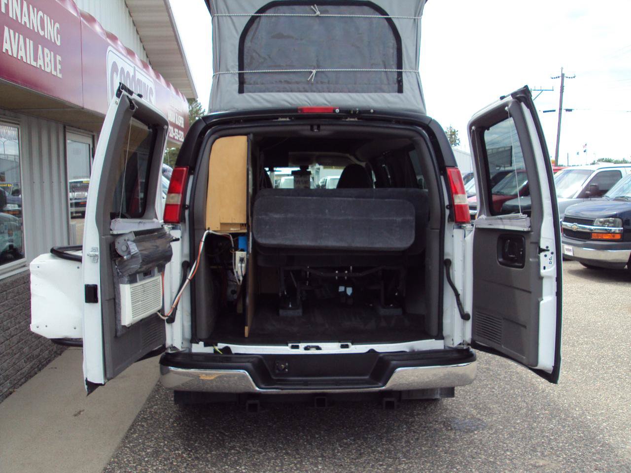 Used 2014 GMC Savana 1500 LT w/ LT Preferred Equipment Group AWD/4WD image 9