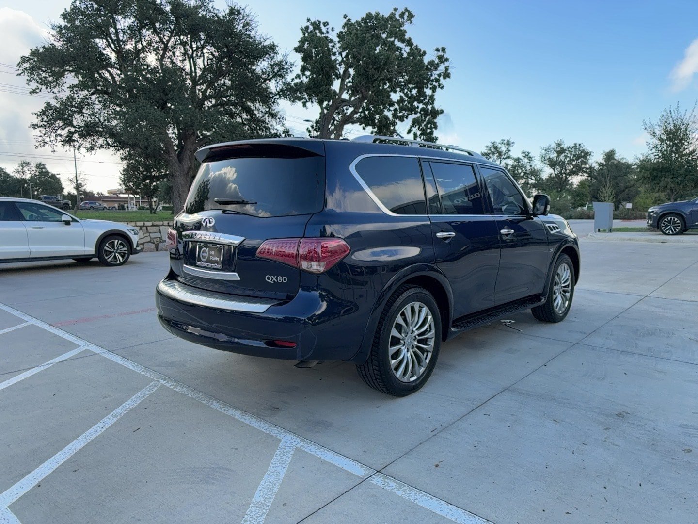 Used 2017 INFINITI QX80 2WD w/ Driver Assistance Package image 6