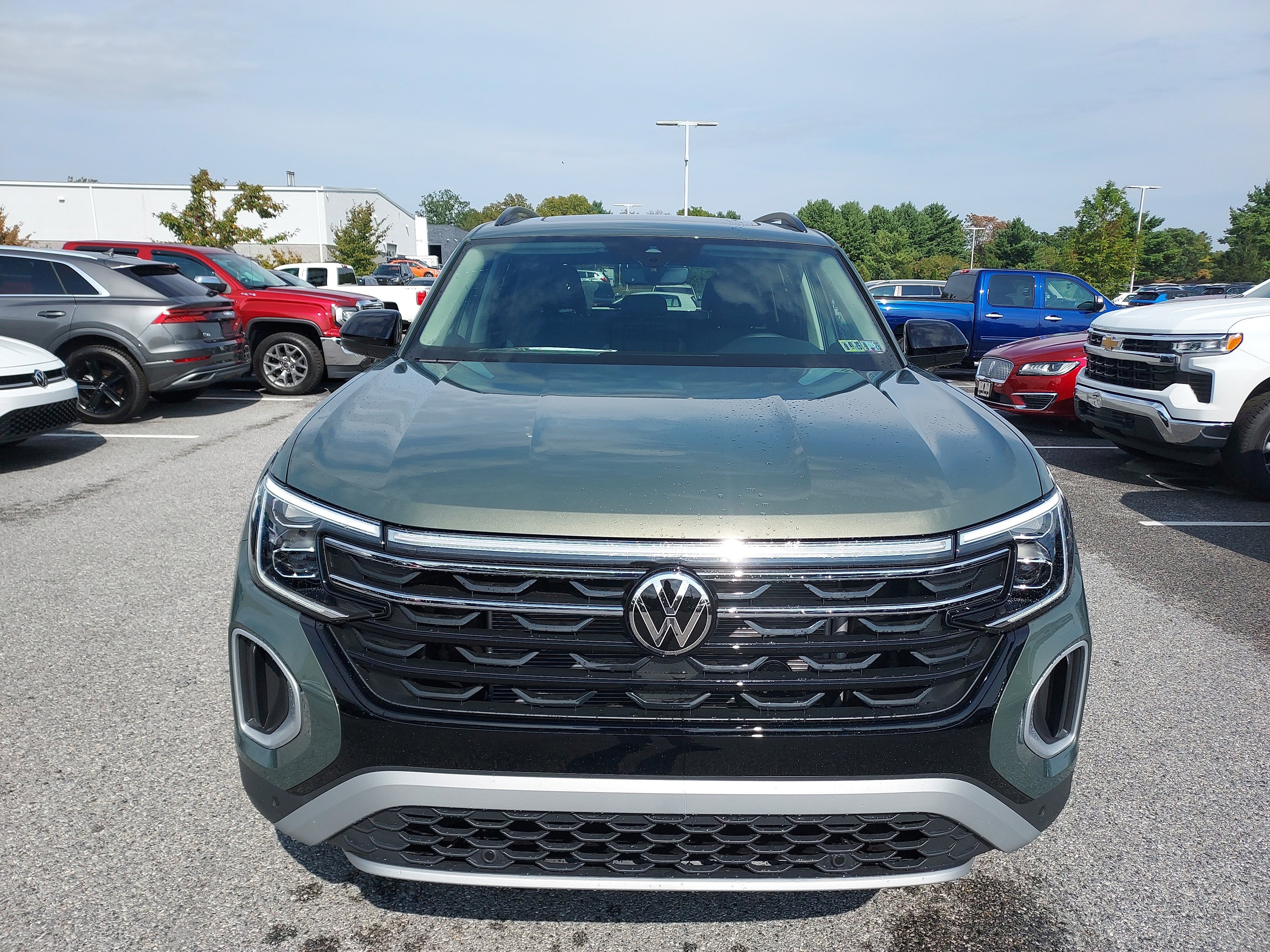 New 2026 Volkswagen Atlas Peak Edition image 3