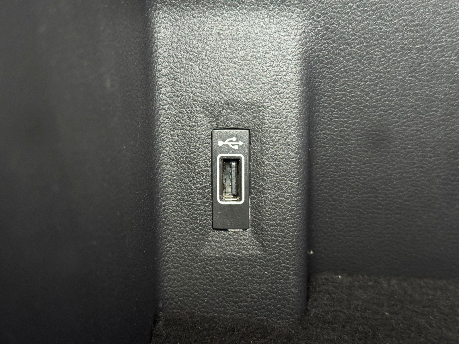 Used 2018 Volkswagen Atlas SE image 28