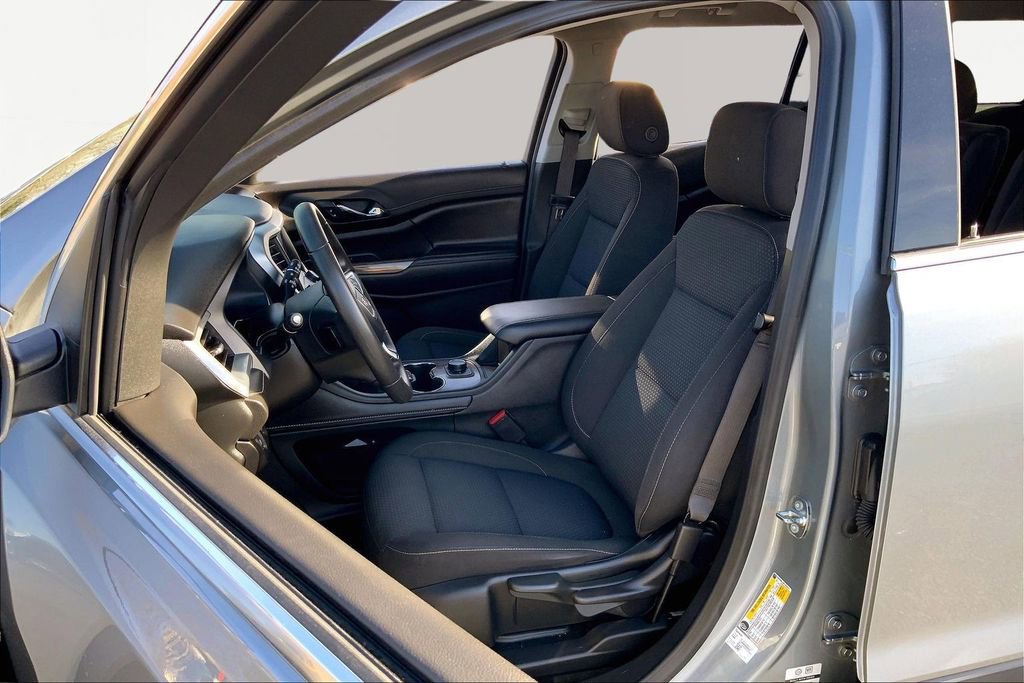 Used 2023 GMC Acadia SLE image 15