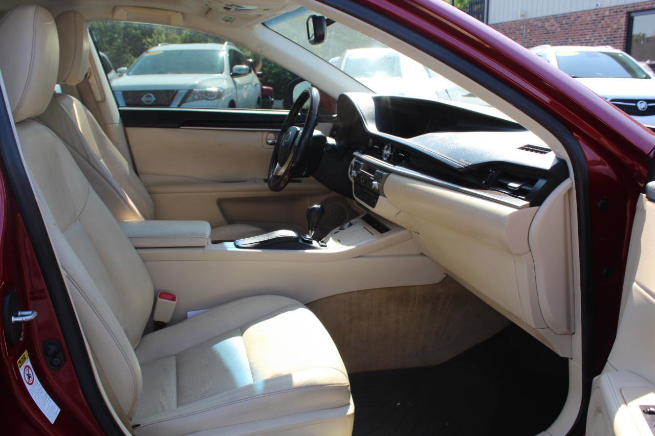 Used 2013 Lexus ES 350 w/ Luxury Pkg FWD image 11