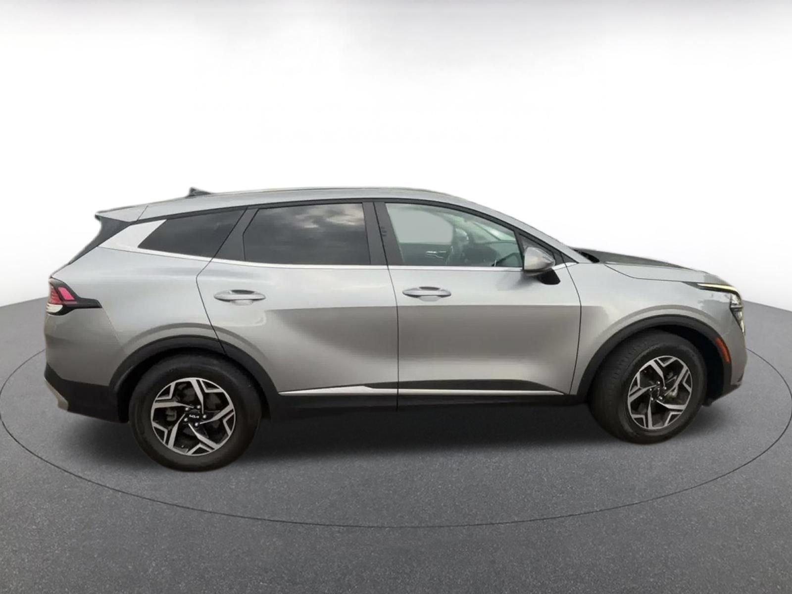 Used 2024 Kia Sportage LX FWD image 15