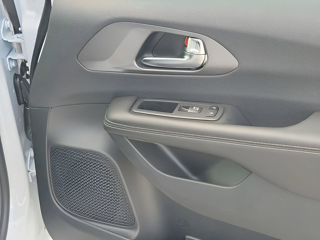 New 2026 Chrysler Voyager LX image 44