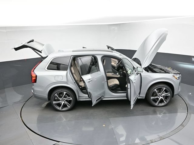New 2026 Volvo XC90 B5 Plus w/ Protection Package Premier AWD/4WD image 49