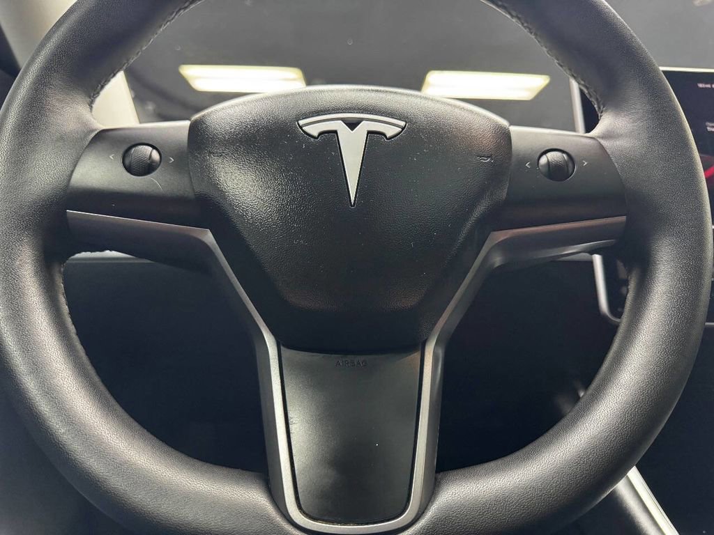 Used 2021 Tesla Model Y Long Range image 23