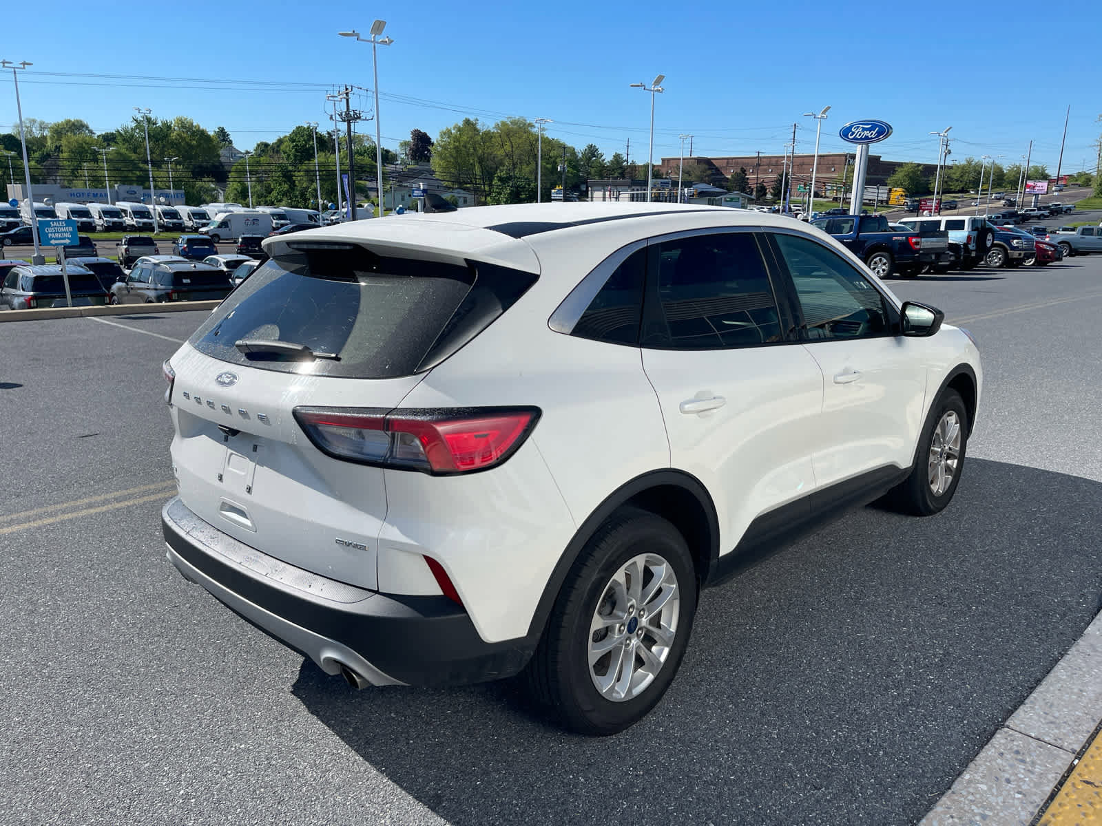 Used 2022 Ford Escape SE w/ Cold Weather Package AWD/4WD image 5