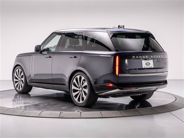 Used 2023 Land Rover Range Rover SE AWD/4WD image 3