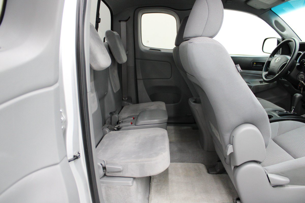 Used 2010 Toyota Tacoma 2WD Access Cab image 11