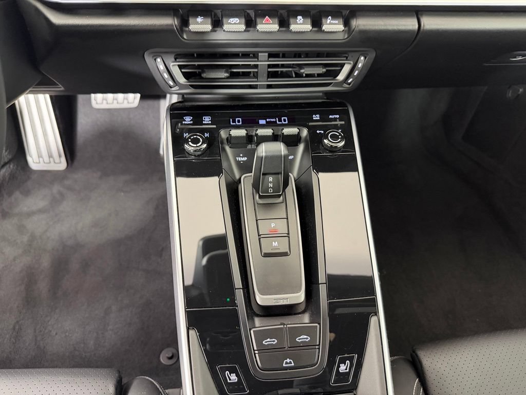 Certified 2025 Porsche 911 Turbo AWD/4WD image 32