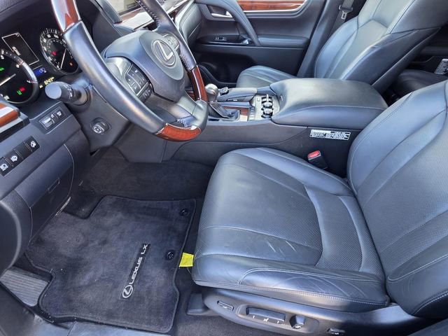 Used 2019 Lexus LX 570 4WD w/ Luxury Package image 6