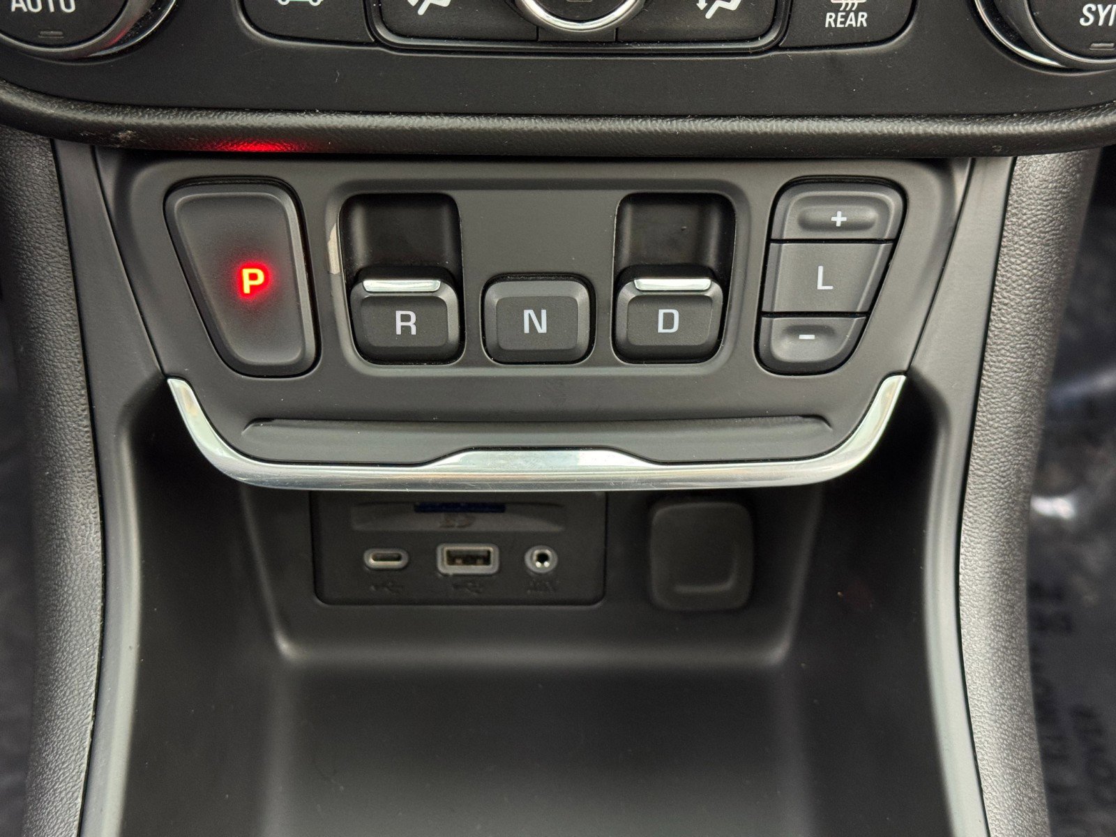 Used 2020 GMC Terrain Denali w/ GMC Pro Grade Package image 30