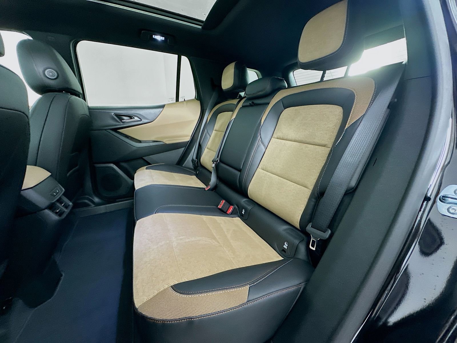 New 2026 Chevrolet Equinox ACTIV w/ Convenience Package III image 25