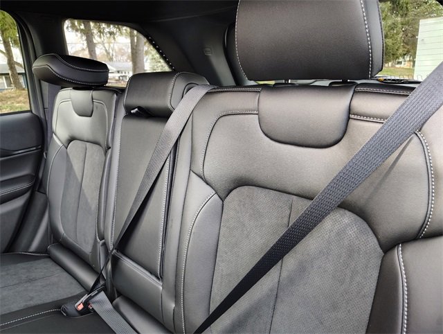 New 2025 Jeep Grand Cherokee Altitude image 5