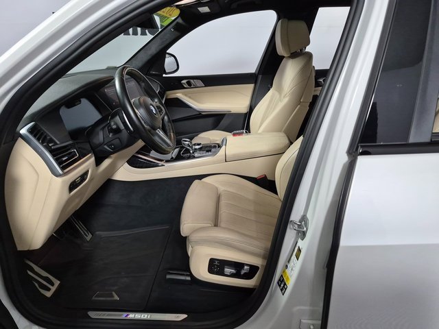 Used 2022 BMW X7 M50i image 9
