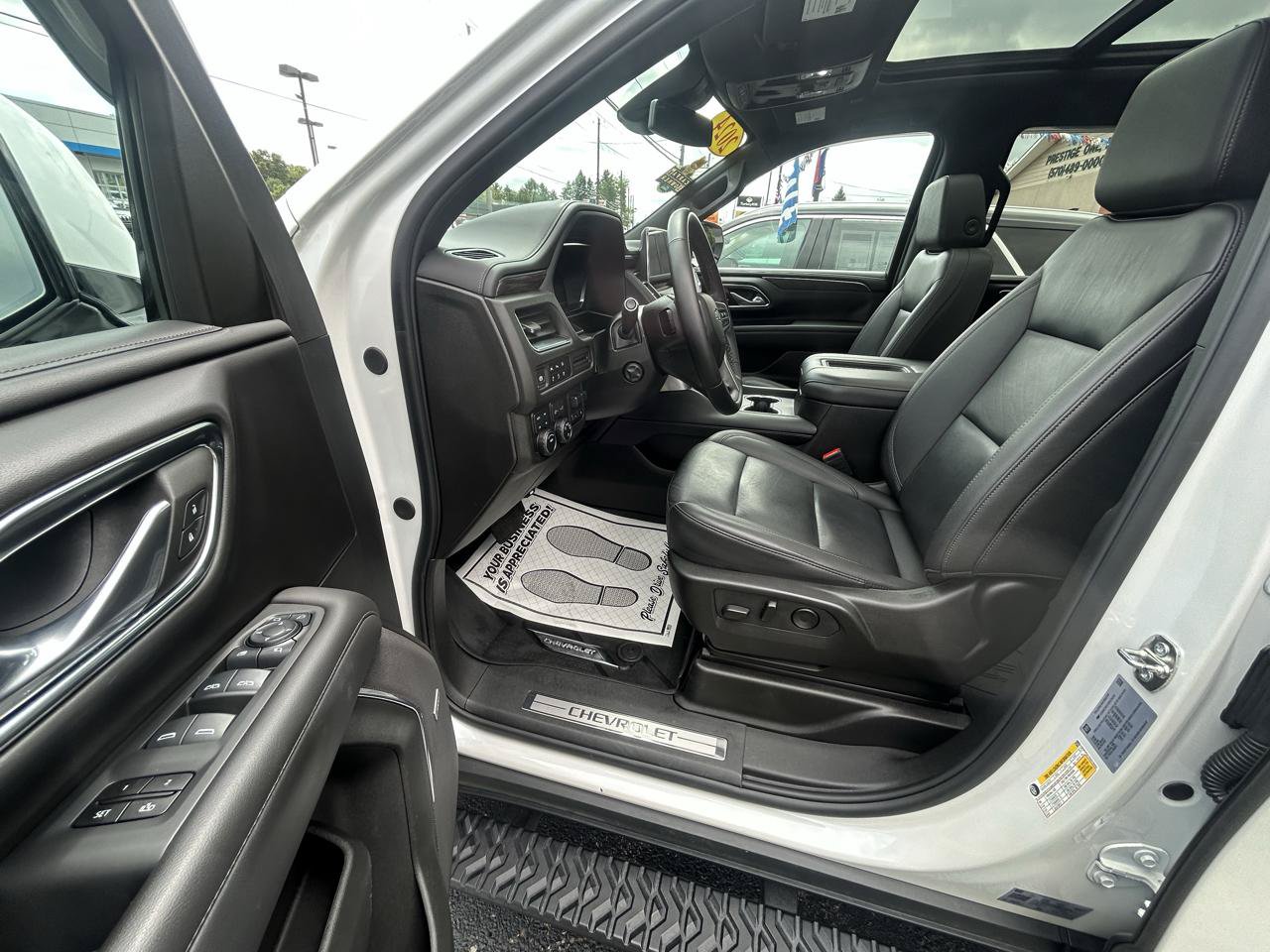 Used 2024 Chevrolet Tahoe Z71 w/ Luxury Package AWD/4WD image 10