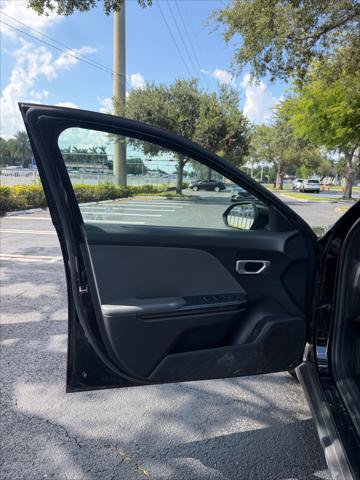 Used 2025 Kia K4 FWD image 26