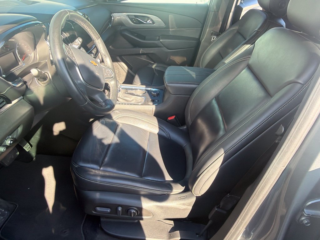 Used 2023 Chevrolet Traverse LT FWD image 9