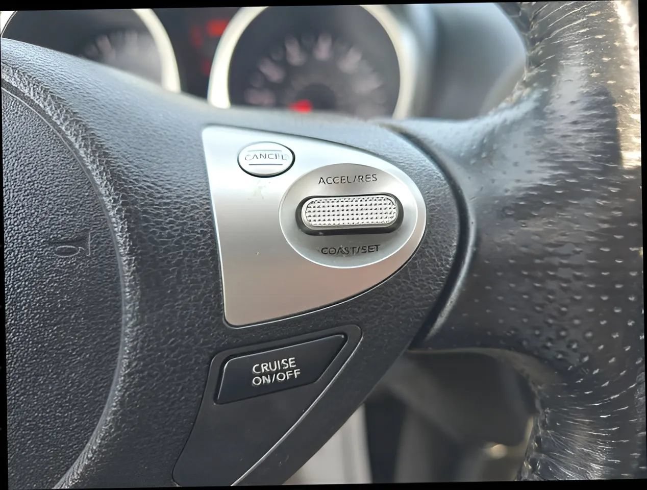 Used 2013 Nissan Juke SV FWD image 25
