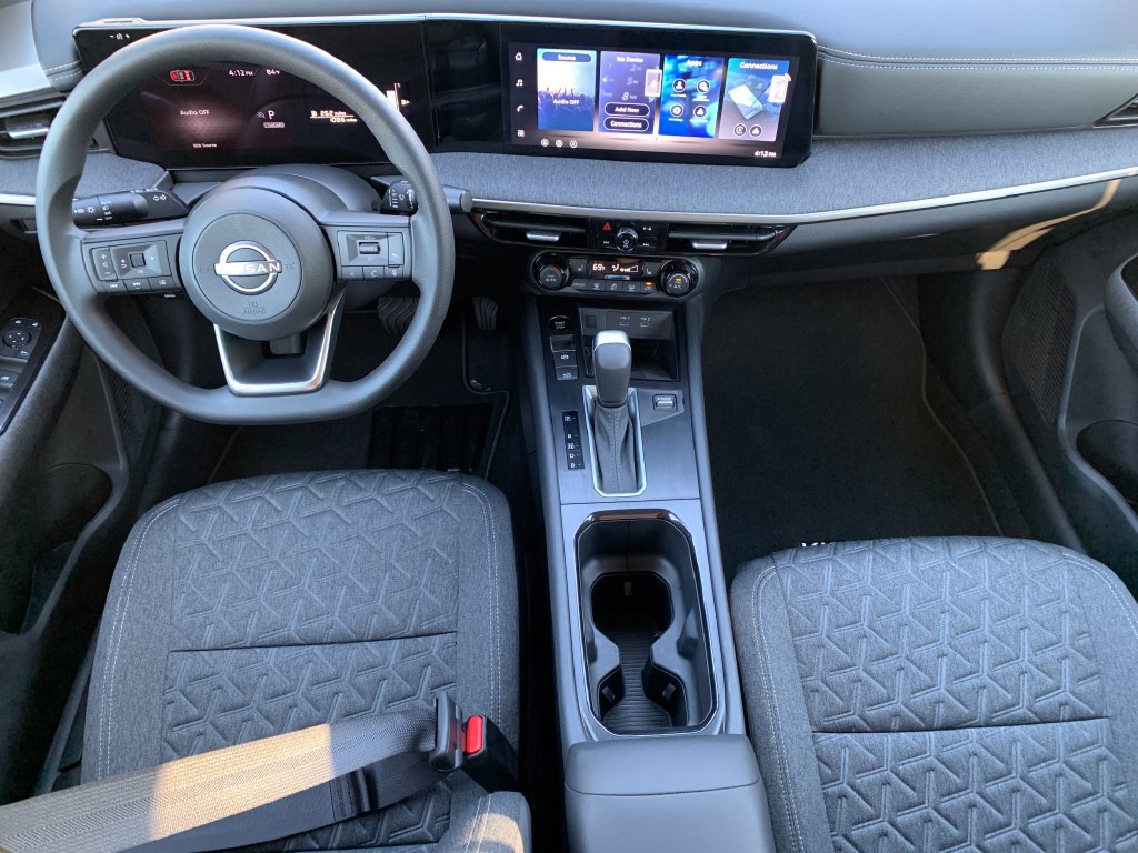 Used 2026 Nissan Kicks SV w/ SV Premium Package FWD image 14