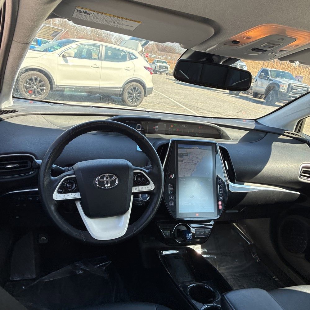 Used 2018 Toyota Prius Prime Advanced image 9