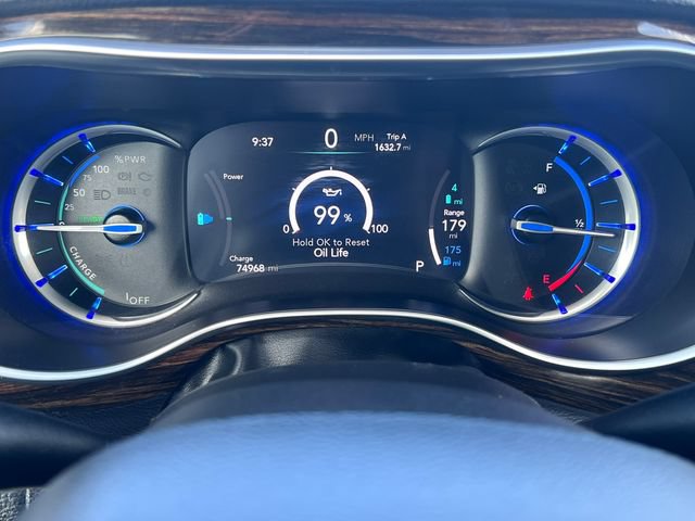 Used 2023 Chrysler Pacifica Limited FWD image 22