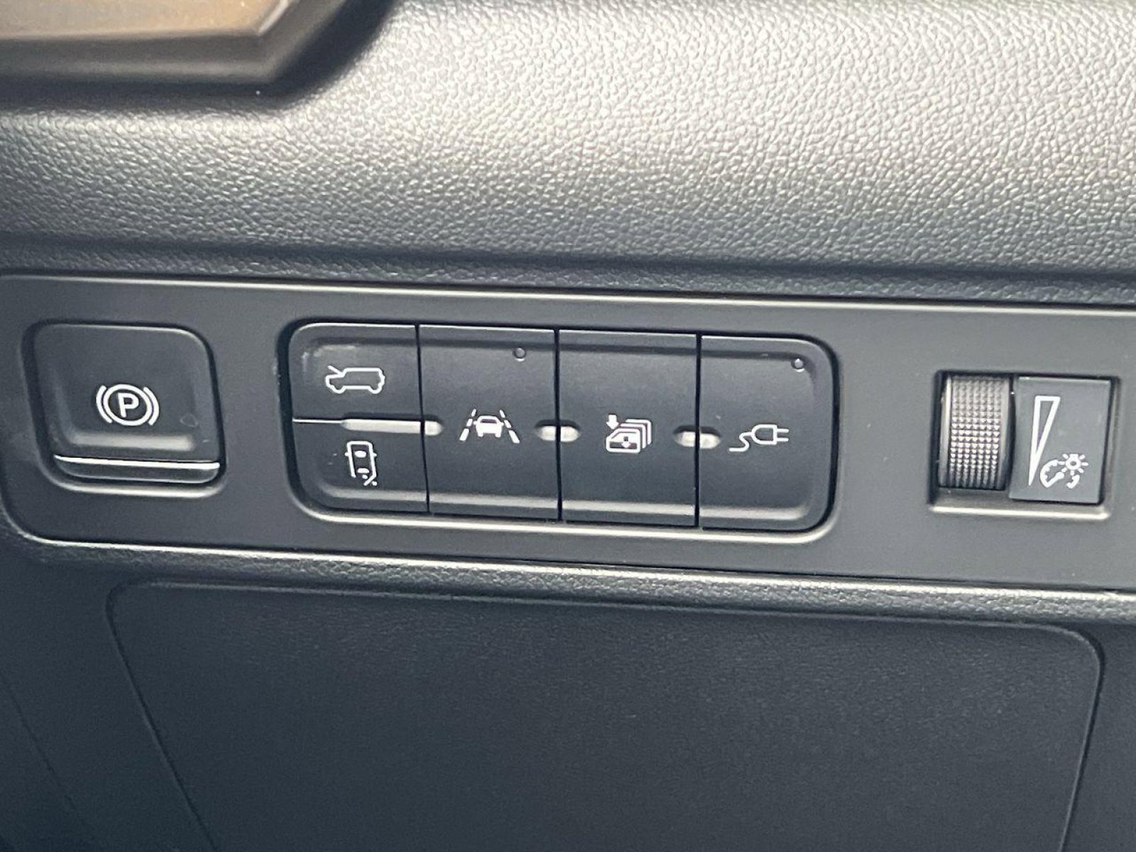 New 2025 GMC Hummer EV 3X w/ LPO, Roof Cross Rail Package image 27