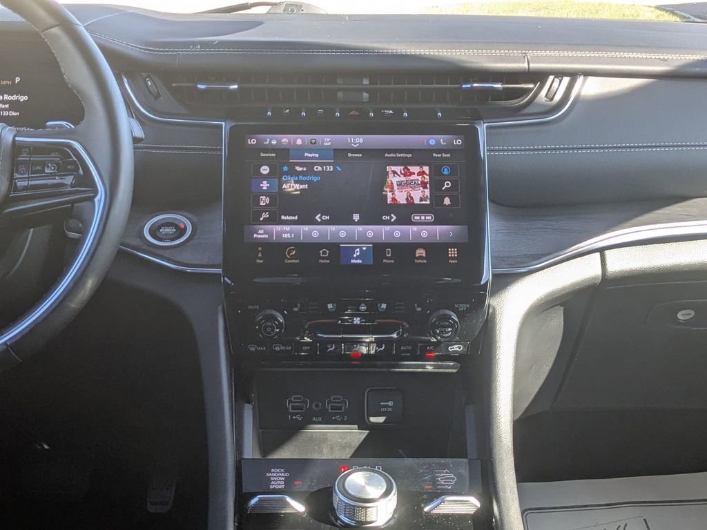 Used 2024 Jeep Grand Cherokee L Overland w/ Rear Seat Video Group I image 28