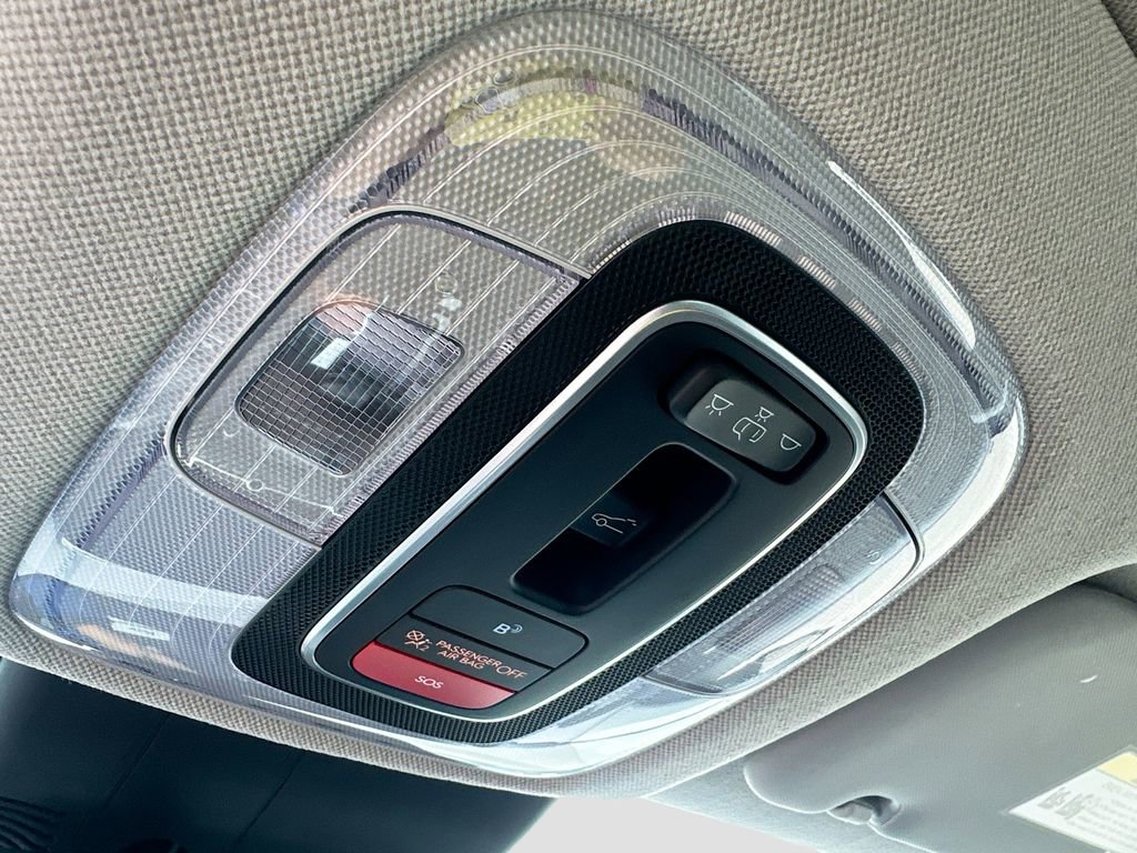 Used 2024 Hyundai Elantra Limited image 20