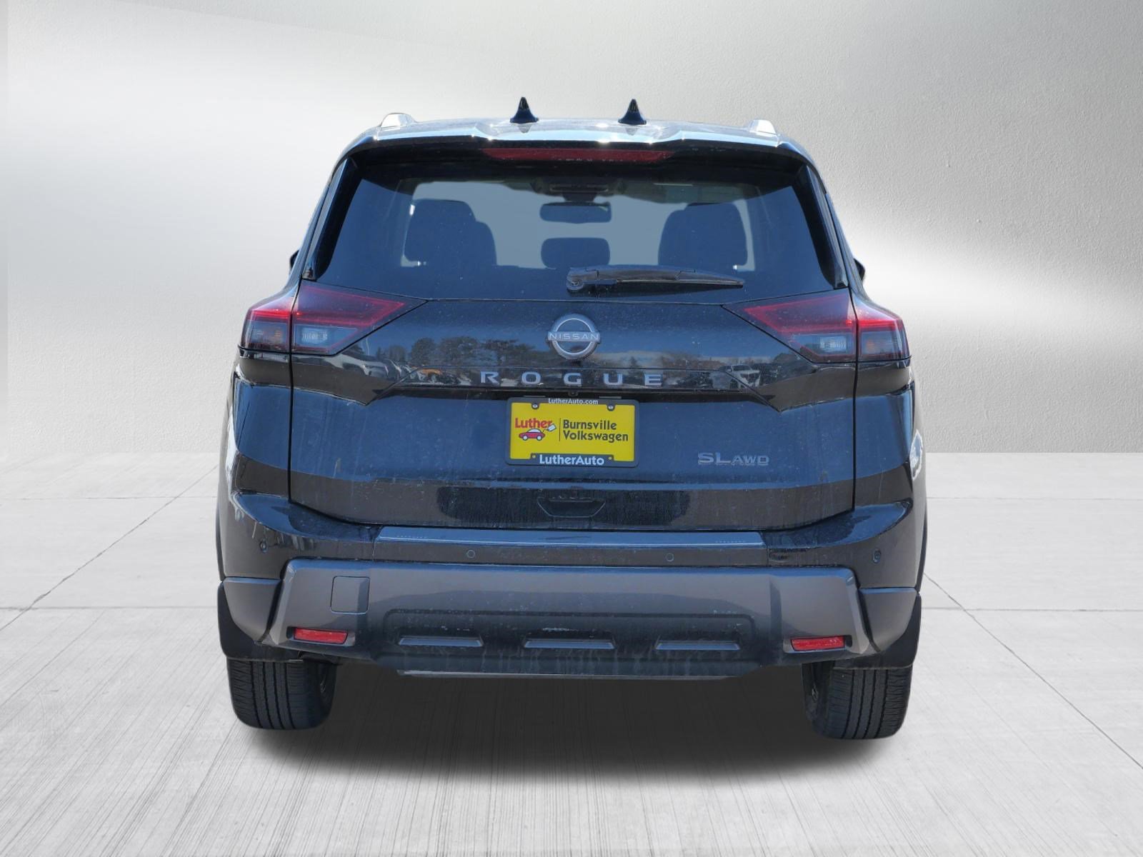 Used 2025 Nissan Rogue SL w/ Tech Package image 6