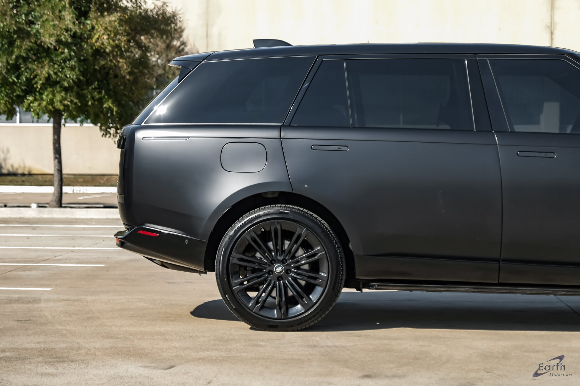 Used 2025 Land Rover Range Rover Long Wheelbase SE AWD/4WD image 20