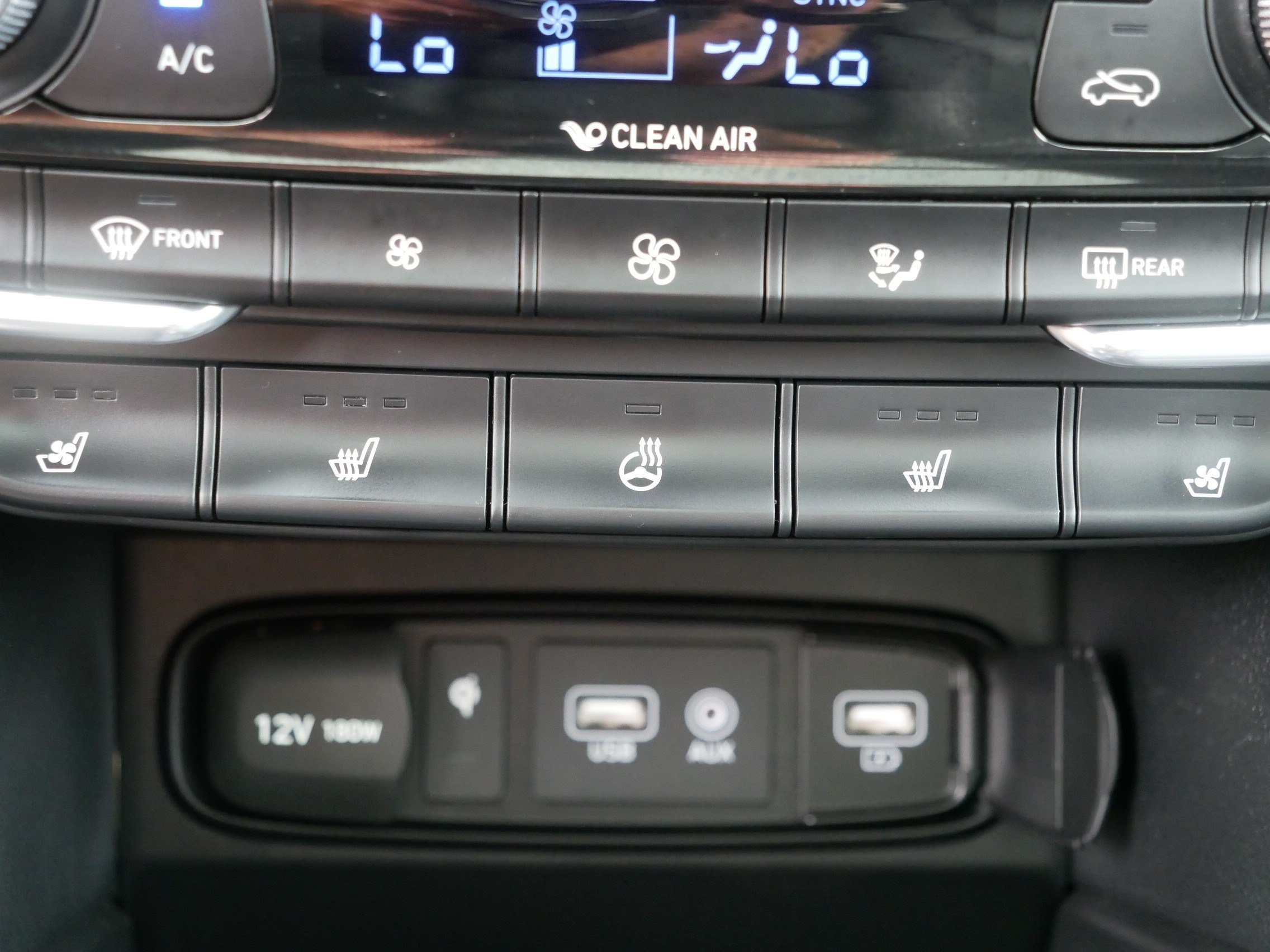 Used 2020 Hyundai Santa Fe Limited AWD/4WD image 33