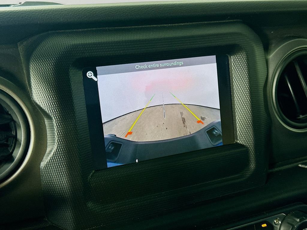 Used 2022 Jeep Gladiator Willys image 10