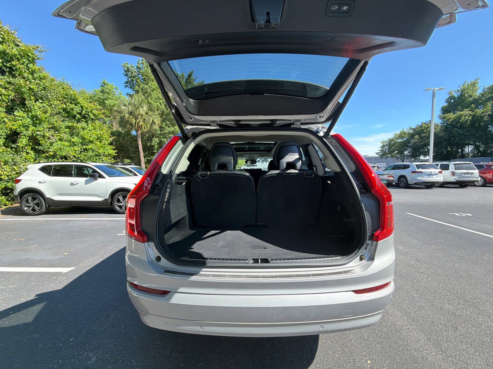 Used 2023 Volvo XC90 B5 Core w/ Protection Package Premier AWD/4WD image 26
