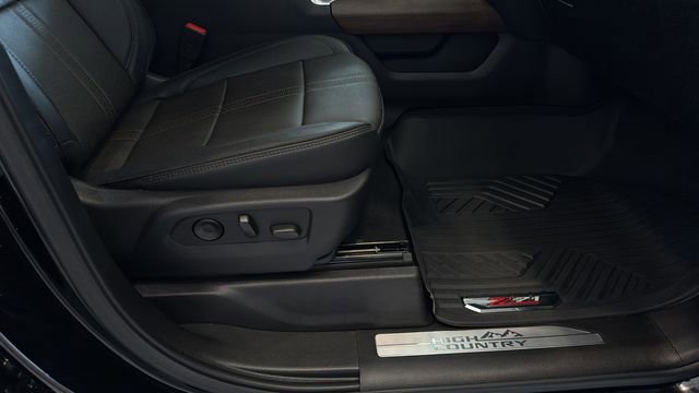 Used 2025 Chevrolet Silverado 1500 High Country w/ Technology Package image 30