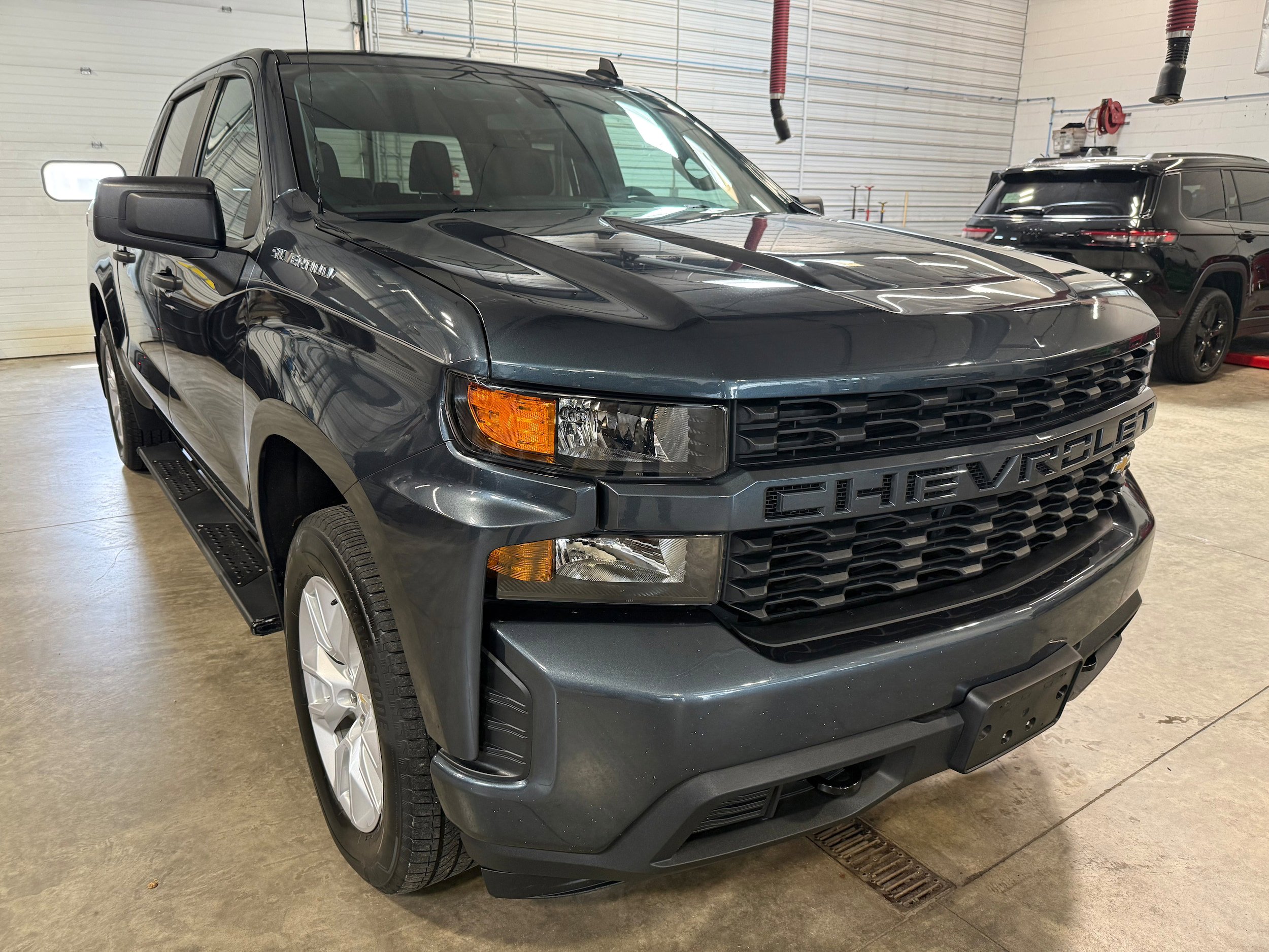 Used 2021 Chevrolet Silverado 1500 Custom AWD/4WD image 1