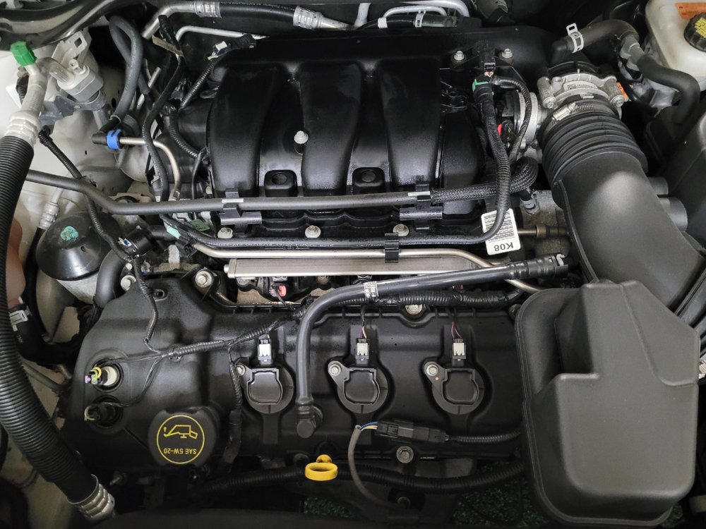 Used 2018 Ford Explorer XLT AWD/4WD image 30
